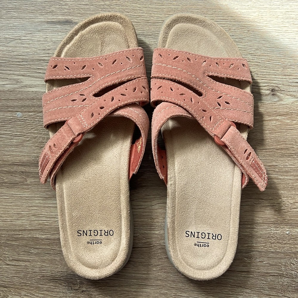 Earth Origin sandal, size 8